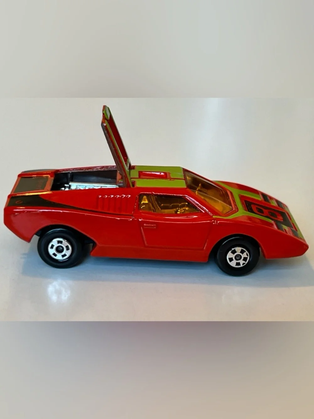 Vintage Matchbox Superfast No. 27 Lamborghini Countach 1975 Lesney England Red